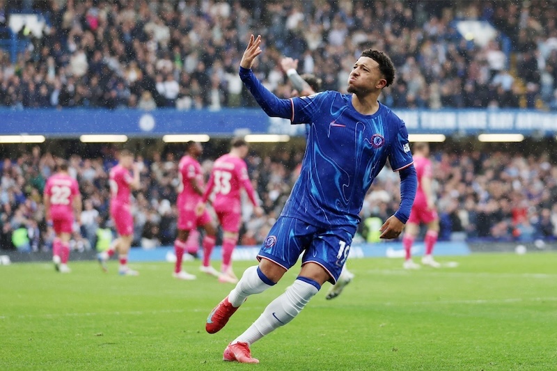 Pha lập công của Jadon Sancho